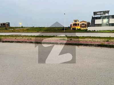 بحریہ ٹاؤن فیز 8 بحریہ ٹاؤن راولپنڈی,راولپنڈی میں 10 مرلہ رہائشی پلاٹ 65.0 لاکھ میں برائے فروخت۔