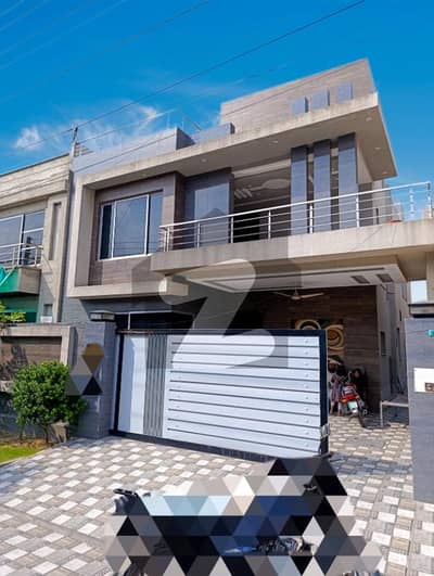 10 MARLA HOUSE TILED FACING PARK 10 MARLA HOUSE TILED FACING PARK