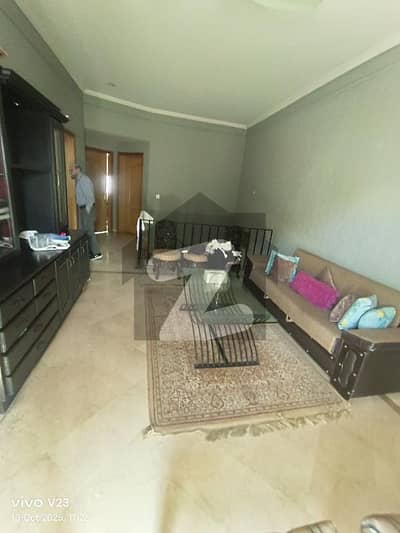 ڈی ایچ اے فیز 4 - بلاک ڈبل جی فیز 4,ڈیفنس (ڈی ایچ اے),لاہور میں 3 کمروں کا 10 مرلہ مکان 1.45 لاکھ میں کرایہ پر دستیاب ہے۔