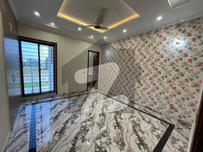 لیک سٹی رائیونڈ روڈ,لاہور میں 3 کمروں کا 5 مرلہ مکان 1.0 لاکھ میں کرایہ پر دستیاب ہے۔