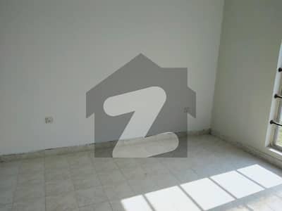 بحریہ ٹاؤن فیز 8 ۔ عوامی ولاز 3 بحریہ ٹاؤن فیز 8,بحریہ ٹاؤن راولپنڈی,راولپنڈی میں 2 کمروں کا 3 مرلہ فلیٹ 18.0 ہزار میں کرایہ پر دستیاب ہے۔ بحریہ ٹاؤن فیز 8 ۔ عوامی ولاز 3 بحریہ ٹاؤن فیز 8,بحریہ ٹاؤن راولپنڈی,راولپنڈی میں 2 کمروں کا 3 مرلہ فلیٹ 18.0 ہزار میں کرایہ پر دستیاب ہے۔