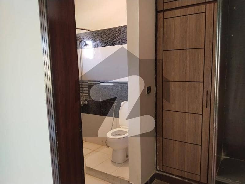 A Beautiful Portion With Tail Flooring In G/10 A Beautiful Portion With Tail Flooring In G/10