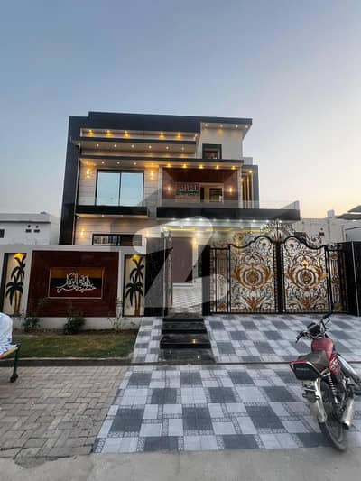 سینٹرل پارک ۔ بلاک اے سینٹرل پارک ہاؤسنگ سکیم,لاہور میں 6 کمروں کا 10 مرلہ مکان 3.9 کروڑ میں برائے فروخت۔