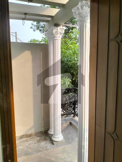 گلبرگ 3 گلبرگ,لاہور میں 4 کمروں کا 10 مرلہ مکان 2.4 لاکھ میں کرایہ پر دستیاب ہے۔