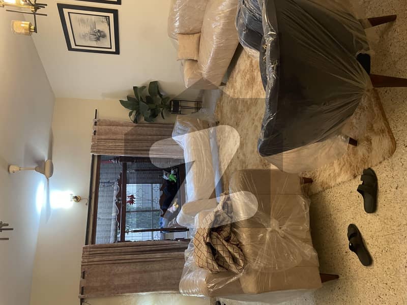 فریرے ٹاؤن کراچی میں 3 کمروں کا 8 مرلہ مکان 5.0 کروڑ میں برائے فروخت۔