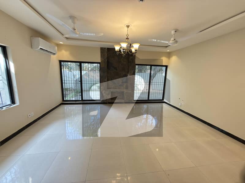 E-7 800 gaz 4Bedroom house available for rent