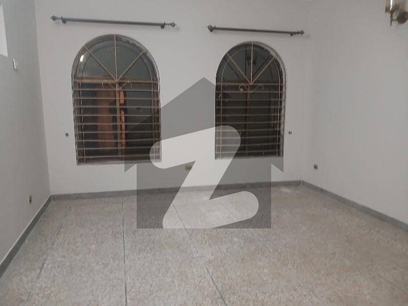 ایف ۔ 10 اسلام آباد میں 3 کمروں کا 1 کنال بالائی پورشن 1.7 لاکھ میں کرایہ پر دستیاب ہے۔ ایف ۔ 10 اسلام آباد میں 3 کمروں کا 1 کنال بالائی پورشن 1.7 لاکھ میں کرایہ پر دستیاب ہے۔