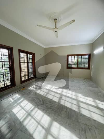 ڈی ایچ اے فیز 7 ڈی ایچ اے ڈیفینس,کراچی میں 3 کمروں کا 1 کنال بالائی پورشن 2.5 لاکھ میں کرایہ پر دستیاب ہے۔