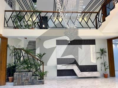 بحریہ ٹاؤن فیز 8 بحریہ ٹاؤن راولپنڈی,راولپنڈی میں 5 کمروں کا 7 مرلہ مکان 1.15 لاکھ میں کرایہ پر دستیاب ہے۔