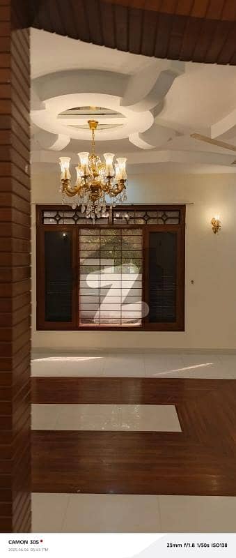 EXCELLENT LIKE NEW IN LOW RENT