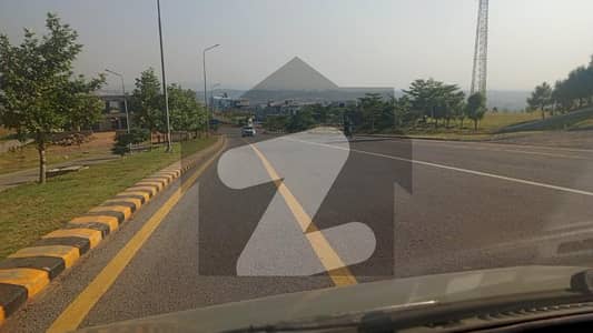 مارگلہ آرچرڈ اسلام آباد میں 10 مرلہ پلاٹ فائل 1.2 کروڑ میں برائے فروخت۔