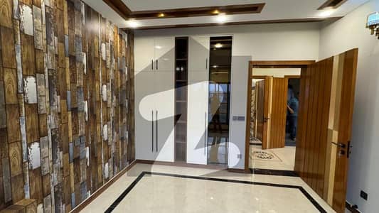 GULBERG RESIDENCIA KANL GROUND FLOOR BRAND NEW WITH SOLAR