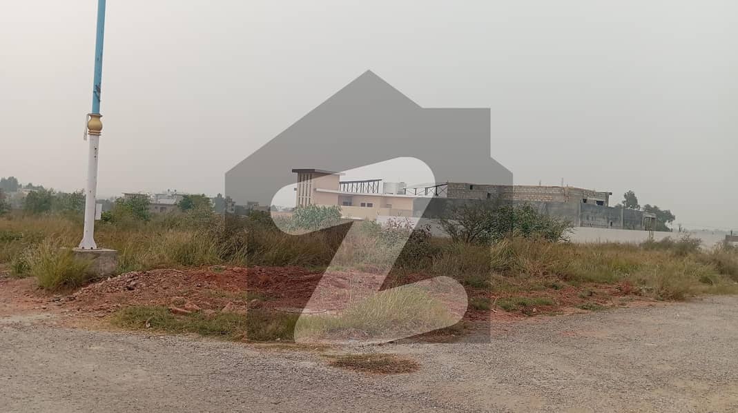 784 Sq. Yd (28.2 marla Plot Prime Block, E-18 Islamabad