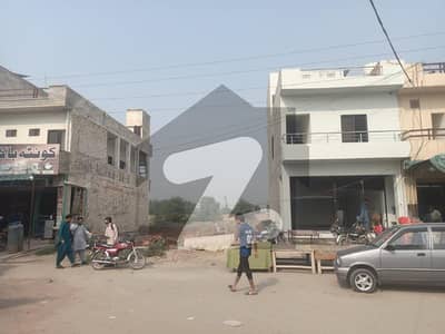 آفیسرز ٹاؤن ملتان میں 5 مرلہ کمرشل پلاٹ 1.5 کروڑ میں برائے فروخت۔