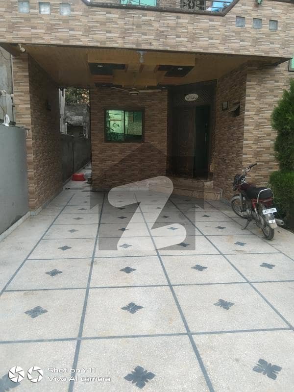 1 Kanal Upper Portion Available For Rent