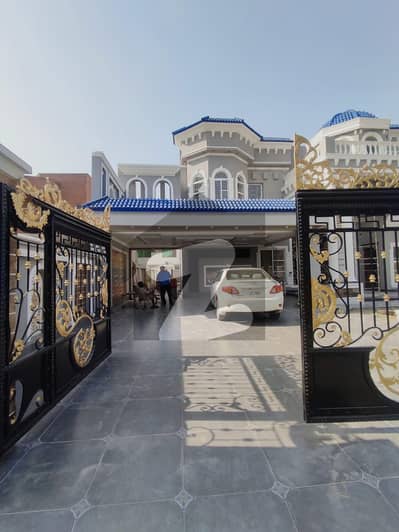 2 KANAL BRAND NEW HOUSE ON "150" FEET WIDE ROAD IS AVAILABLE FOR SALE IN NFC PHASE 1 2 KANAL BRAND NEW HOUSE ON "150" FEET WIDE ROAD IS AVAILABLE FOR SALE IN NFC PHASE 1