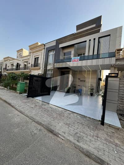 بحریہ ٹاؤن - اوورسیزبی بحریہ ٹاؤن اوورسیز انکلیو,بحریہ ٹاؤن,لاہور میں 5 کمروں کا 10 مرلہ مکان 5.4 کروڑ میں برائے فروخت۔ بحریہ ٹاؤن - اوورسیزبی بحریہ ٹاؤن اوورسیز انکلیو,بحریہ ٹاؤن,لاہور میں 5 کمروں کا 10 مرلہ مکان 5.4 کروڑ میں برائے فروخت۔