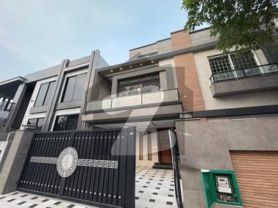 بحریہ ٹاؤن سیکٹر B بحریہ ٹاؤن,لاہور میں 4 کمروں کا 10 مرلہ مکان 3.99 کروڑ میں برائے فروخت۔ بحریہ ٹاؤن سیکٹر B بحریہ ٹاؤن,لاہور میں 4 کمروں کا 10 مرلہ مکان 3.99 کروڑ میں برائے فروخت۔