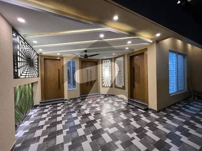 بحریہ ٹاؤن فیز 8 بحریہ ٹاؤن راولپنڈی,راولپنڈی میں 5 کمروں کا 7 مرلہ مکان 2.5 کروڑ میں برائے فروخت۔ بحریہ ٹاؤن فیز 8 بحریہ ٹاؤن راولپنڈی,راولپنڈی میں 5 کمروں کا 7 مرلہ مکان 2.5 کروڑ میں برائے فروخت۔