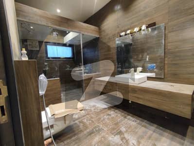 ڈی ایچ اے فیز 5 ڈی ایچ اے ڈیفینس,کراچی میں 6 کمروں کا 2 کنال مکان 18.0 لاکھ میں کرایہ پر دستیاب ہے۔