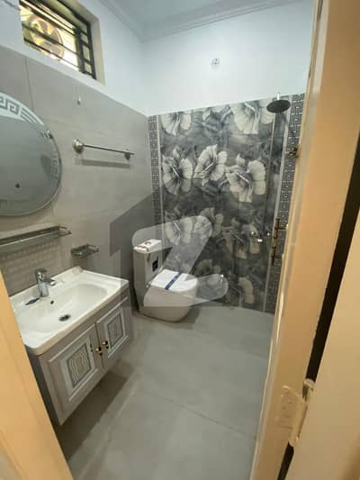 آئی ۔ 11 اسلام آباد میں 5 کمروں کا 6 مرلہ مکان 4.0 کروڑ میں برائے فروخت۔