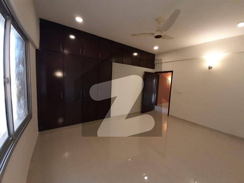 FLAT FOR SALE 5 BED IN KARSAZ