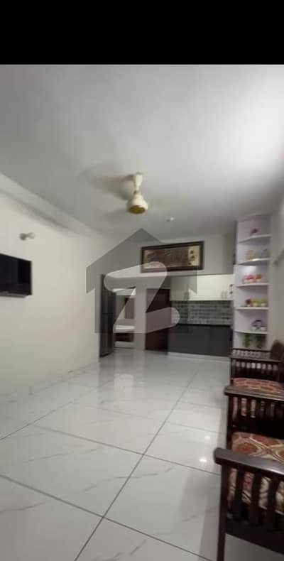 یونیورسٹی روڈ کراچی میں 7 مرلہ فلیٹ 1.35 کروڑ میں برائے فروخت۔