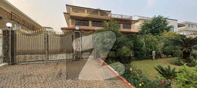 Full House 5,Bedrooms 2 Unit House Double Gate