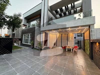 بحریہ ٹاؤن ٹیولپ بلاک بحریہ ٹاؤن سیکٹر سی,بحریہ ٹاؤن,لاہور میں 5 کمروں کا 1 کنال مکان 7.5 کروڑ میں برائے فروخت۔ بحریہ ٹاؤن ٹیولپ بلاک بحریہ ٹاؤن سیکٹر سی,بحریہ ٹاؤن,لاہور میں 5 کمروں کا 1 کنال مکان 7.5 کروڑ میں برائے فروخت۔