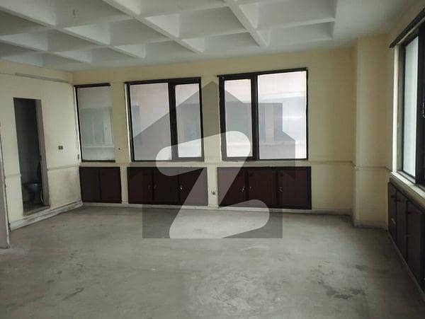 ایم ایم عالم روڈ گلبرگ,لاہور میں 4 کمروں کا 9 مرلہ دکان 6.5 لاکھ میں کرایہ پر دستیاب ہے۔ ایم ایم عالم روڈ گلبرگ,لاہور میں 4 کمروں کا 9 مرلہ دکان 6.5 لاکھ میں کرایہ پر دستیاب ہے۔