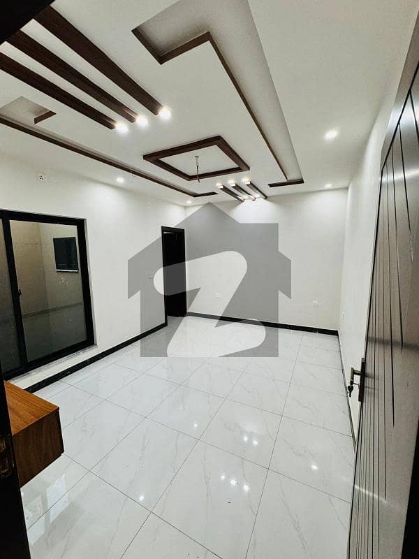 ایڈن ویلی فیصل آباد میں 4 کمروں کا 7 مرلہ مکان 3.25 کروڑ میں برائے فروخت۔ ایڈن ویلی فیصل آباد میں 4 کمروں کا 7 مرلہ مکان 3.25 کروڑ میں برائے فروخت۔