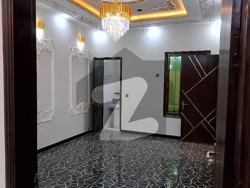 فیڈرل بی ایریا کراچی میں 6 کمروں کا 8 مرلہ مکان 6.2 کروڑ میں برائے فروخت۔