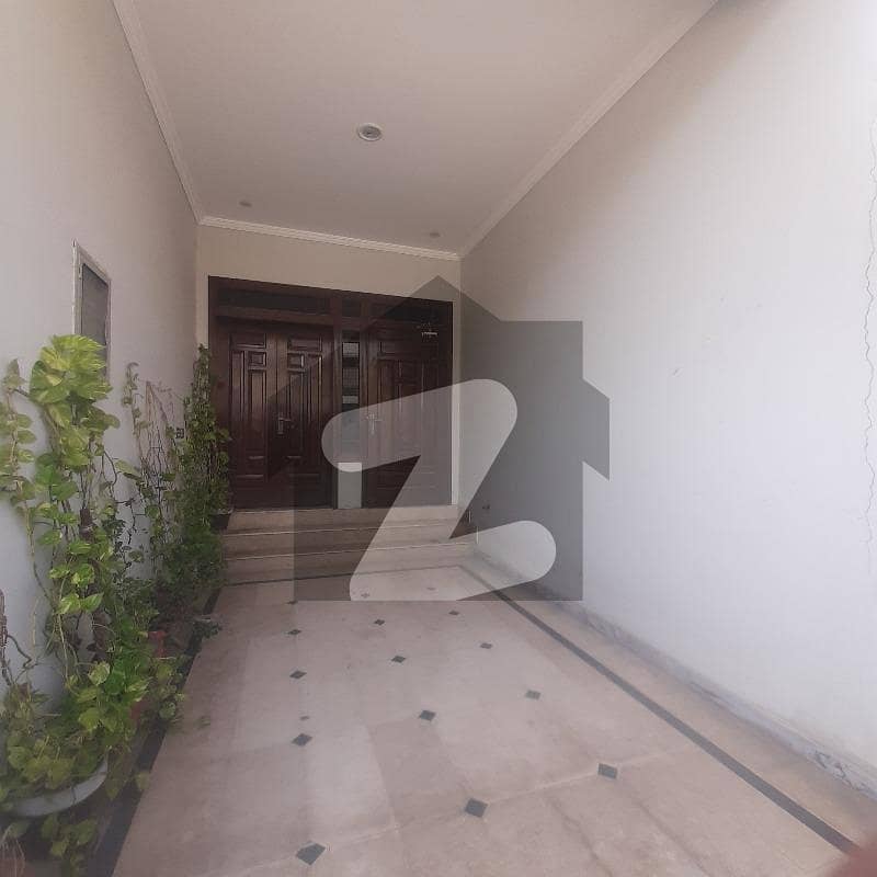 جی ۔ 13 اسلام آباد میں 2 کمروں کا 8 مرلہ زیریں پورشن 80.0 ہزار میں کرایہ پر دستیاب ہے۔