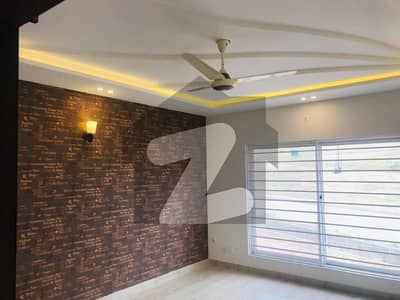 بحریہ ٹاؤن فیز 8 بحریہ ٹاؤن راولپنڈی,راولپنڈی میں 3 کمروں کا 5 مرلہ مکان 1.65 کروڑ میں برائے فروخت۔ بحریہ ٹاؤن فیز 8 بحریہ ٹاؤن راولپنڈی,راولپنڈی میں 3 کمروں کا 5 مرلہ مکان 1.65 کروڑ میں برائے فروخت۔