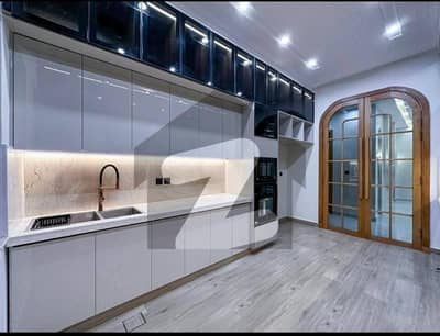 بحریہ ٹاؤن فیز 8 بحریہ ٹاؤن راولپنڈی,راولپنڈی میں 5 کمروں کا 7 مرلہ مکان 2.7 کروڑ میں برائے فروخت۔ بحریہ ٹاؤن فیز 8 بحریہ ٹاؤن راولپنڈی,راولپنڈی میں 5 کمروں کا 7 مرلہ مکان 2.7 کروڑ میں برائے فروخت۔