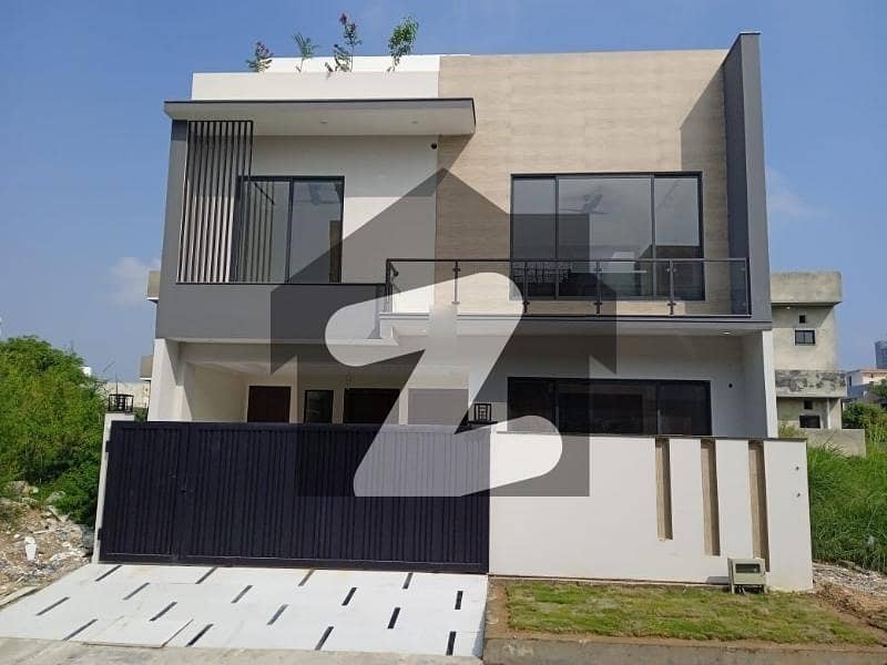 1800 Square Feet House For Grabs In B-17 1800 Square Feet House For Grabs In B-17