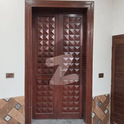 گلبرگ ویلی فیصل آباد میں 2 مرلہ مکان 78.0 لاکھ میں برائے فروخت۔