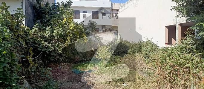 جی ۔ 13/4 جی ۔ 13,اسلام آباد میں 10 مرلہ رہائشی پلاٹ 5.4 کروڑ میں برائے فروخت۔