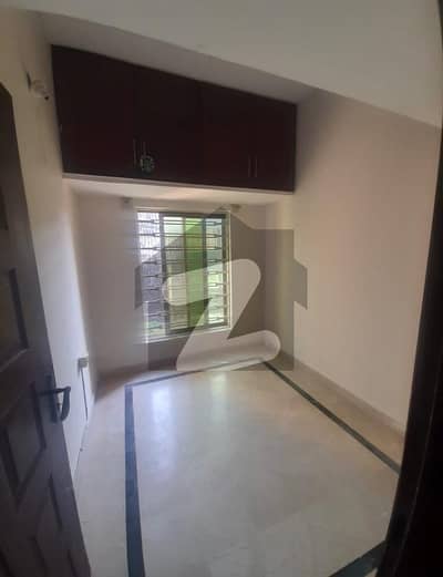 پی ڈبلیو ڈی ہاؤسنگ سکیم اسلام آباد میں 2 کمروں کا 10 مرلہ زیریں پورشن 55.0 ہزار میں کرایہ پر دستیاب ہے۔