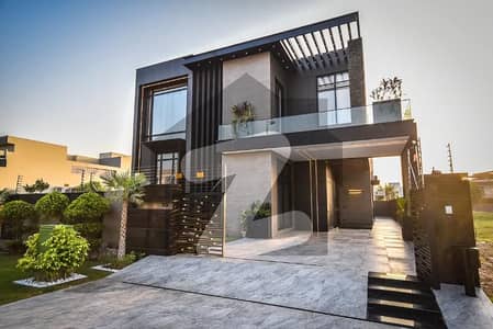 ڈی ایچ اے فیز 6 ڈیفنس (ڈی ایچ اے),لاہور میں 5 کمروں کا 1 کنال مکان 5.1 لاکھ میں کرایہ پر دستیاب ہے۔