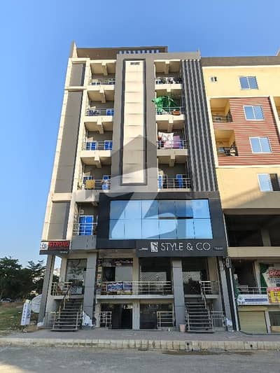 ایم پی سی ایچ ایس ۔ ملٹی گارڈنز بی ۔ 17,اسلام آباد میں 5 کمروں کا 10 مرلہ عمارت 32.0 کروڑ میں برائے فروخت۔