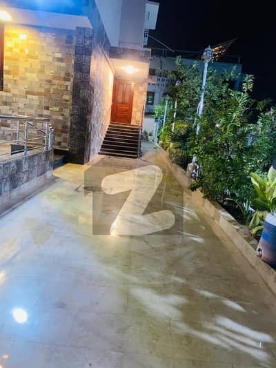 A Great Choice For A Prime Location 1100 Square Yards Bungalow Available In Tipu Sultan Road