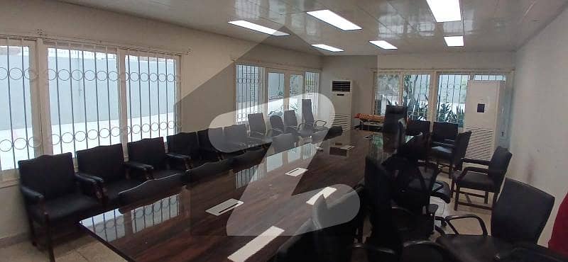 Book A Prime Location House Of 950 Square Yards In Shahra-E-Faisal