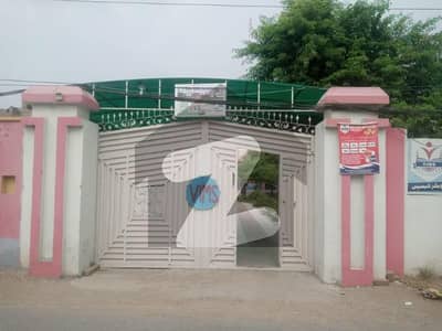 قاسم بیلہ ملتان میں 3 کنال عمارت 5.2 کروڑ میں برائے فروخت۔