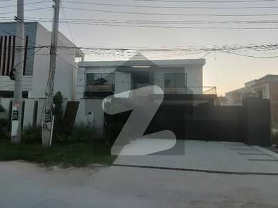 Prime Location 20 Marla House For sale In Rs. 65000000 Only