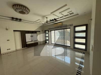 1 Kanal Full House For Rent For Family or Office Pics On Ad Are Original Near Emporium And Canal