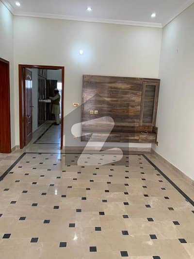 10 Marla Brand New Full House For Rent