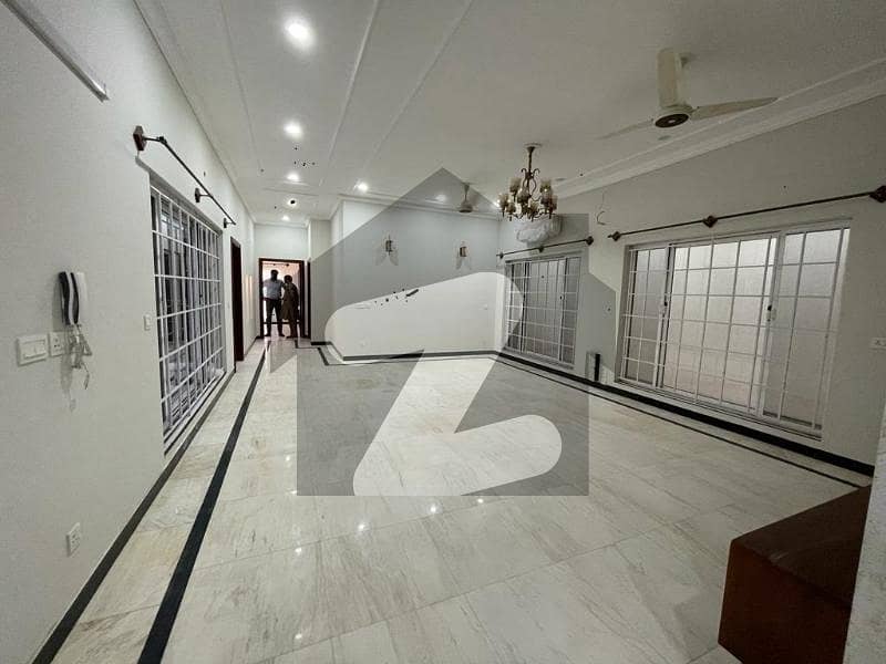 LOWER PORTION FOR RENT IN f-6