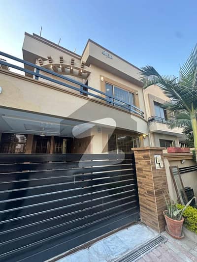 10 Marla Ground + First Floor House For Rent