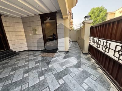 بحریہ ٹاؤن فیز 8 ۔ عثمان بلاک بحریہ ٹاؤن فیز 8 ۔ سفاری ویلی,بحریہ ٹاؤن فیز 8,بحریہ ٹاؤن راولپنڈی,راولپنڈی میں 5 کمروں کا 7 مرلہ مکان 2.9 کروڑ میں برائے فروخت۔ بحریہ ٹاؤن فیز 8 ۔ عثمان بلاک بحریہ ٹاؤن فیز 8 ۔ سفاری ویلی,بحریہ ٹاؤن فیز 8,بحریہ ٹاؤن راولپنڈی,راولپنڈی میں 5 کمروں کا 7 مرلہ مکان 2.9 کروڑ میں برائے فروخت۔